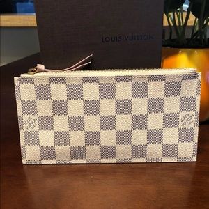 Louis Vuitton insert